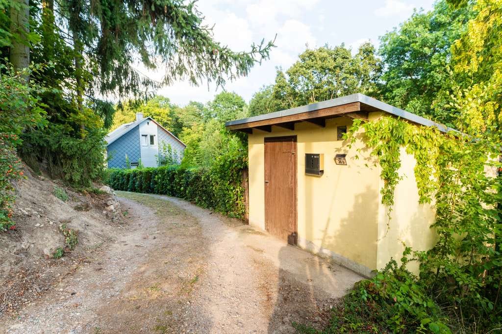 Immobilie in Rabenau - Einfamilienhaus mit Nebengelass und Schuppen in ruhiger Lage von Rabenau - Bild 2