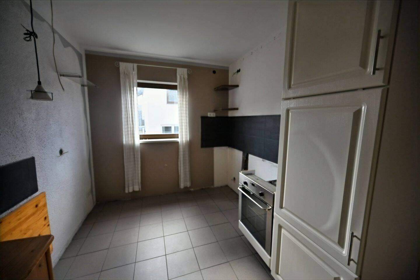 Immobilie in Dahlheim - Mehrfamilienhaus mit 4 Wohneinheiten, Scheune und Garten - Bild 2