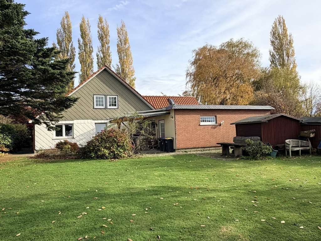 Immobilie in Auetal - individuelles Wohnhaus mit unverbautem Fernblick - Bild 0