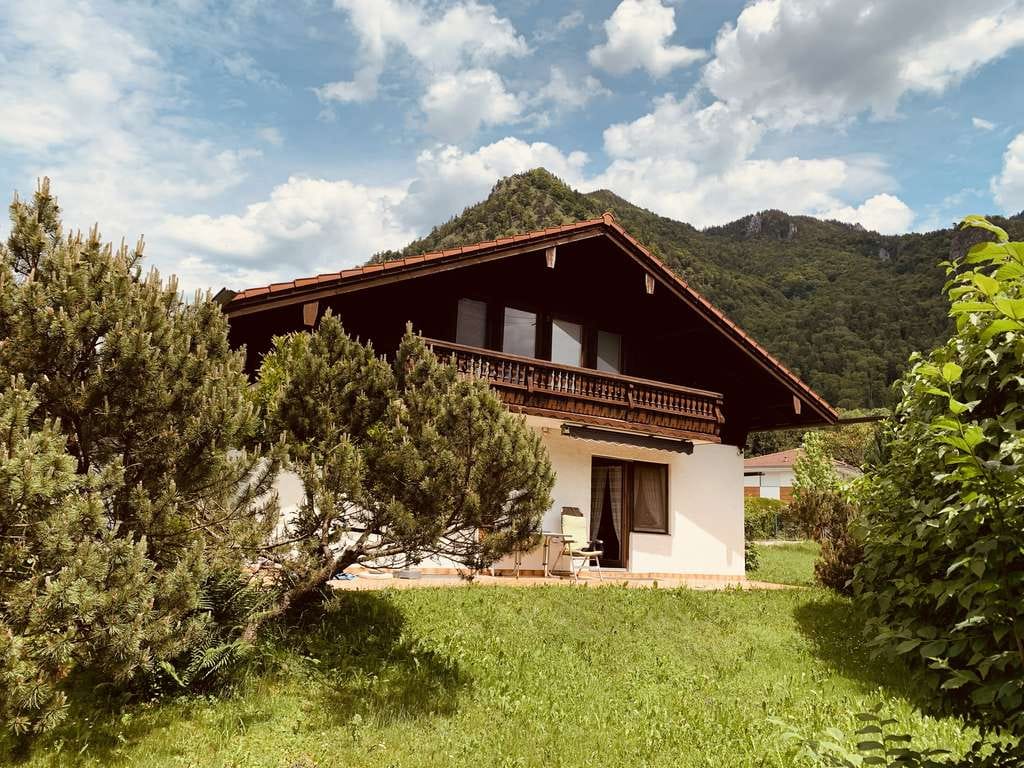 Immobilie in Marquartstein - Klassisches Landhaus in bester Aussichtslage von Marquartstein - Bild 2