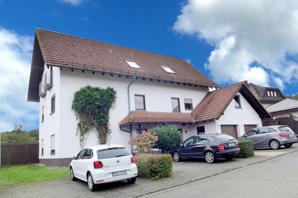 Immobilie in Ehringshausen - Gepflegtes Dreifamilienhaus - komplett vermietet - Bild 4