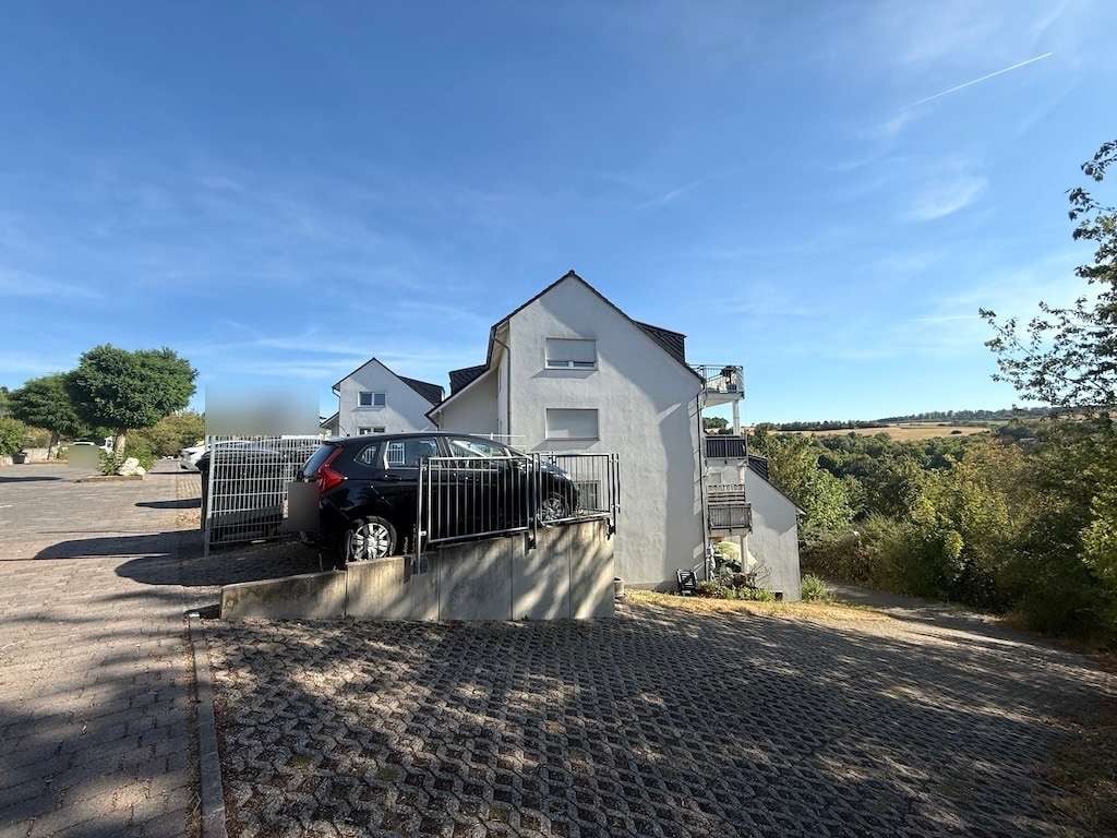 Immobilie in Selters (Taunus) - ---Top-gepflegte 2 Zimmer-Eigentumswohnung mit Balkon und PKW-Stellplatz--- - Bild 1