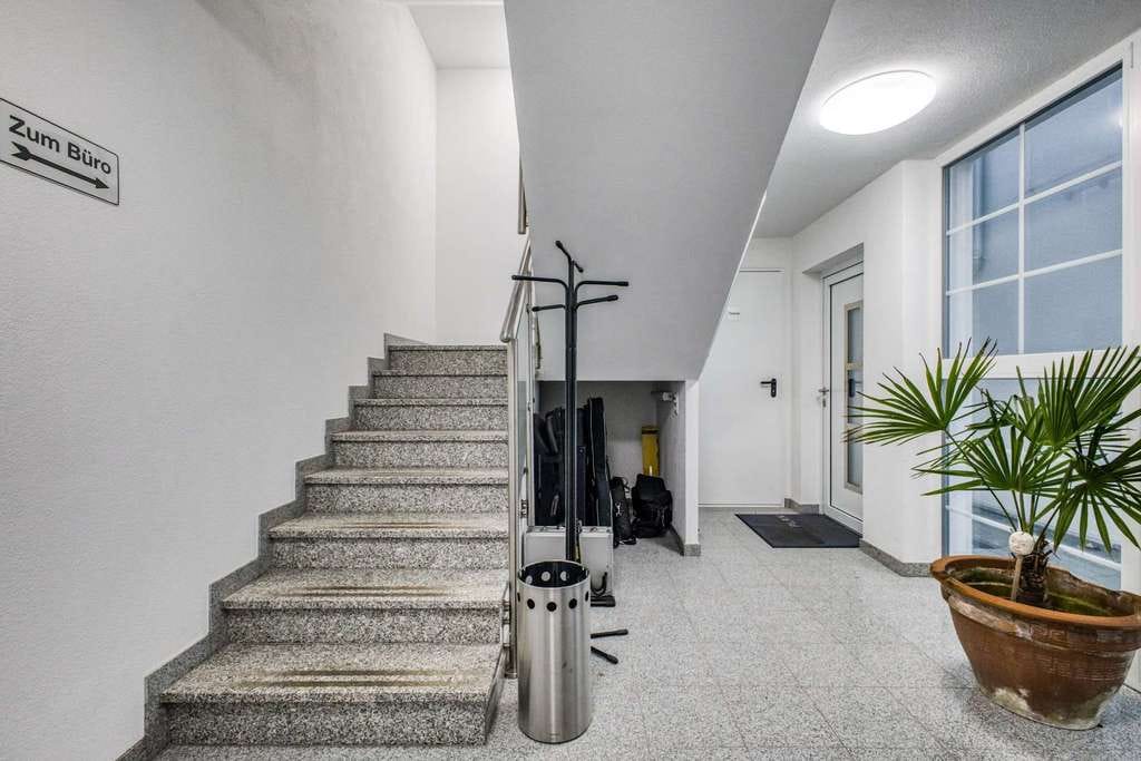 Immobilie in Jugenheim - Heute Büro, morgen Zuhause: Moderne Immobilie mit viel Gestaltungsspielraum * keine Käuferprovision - Bild 1