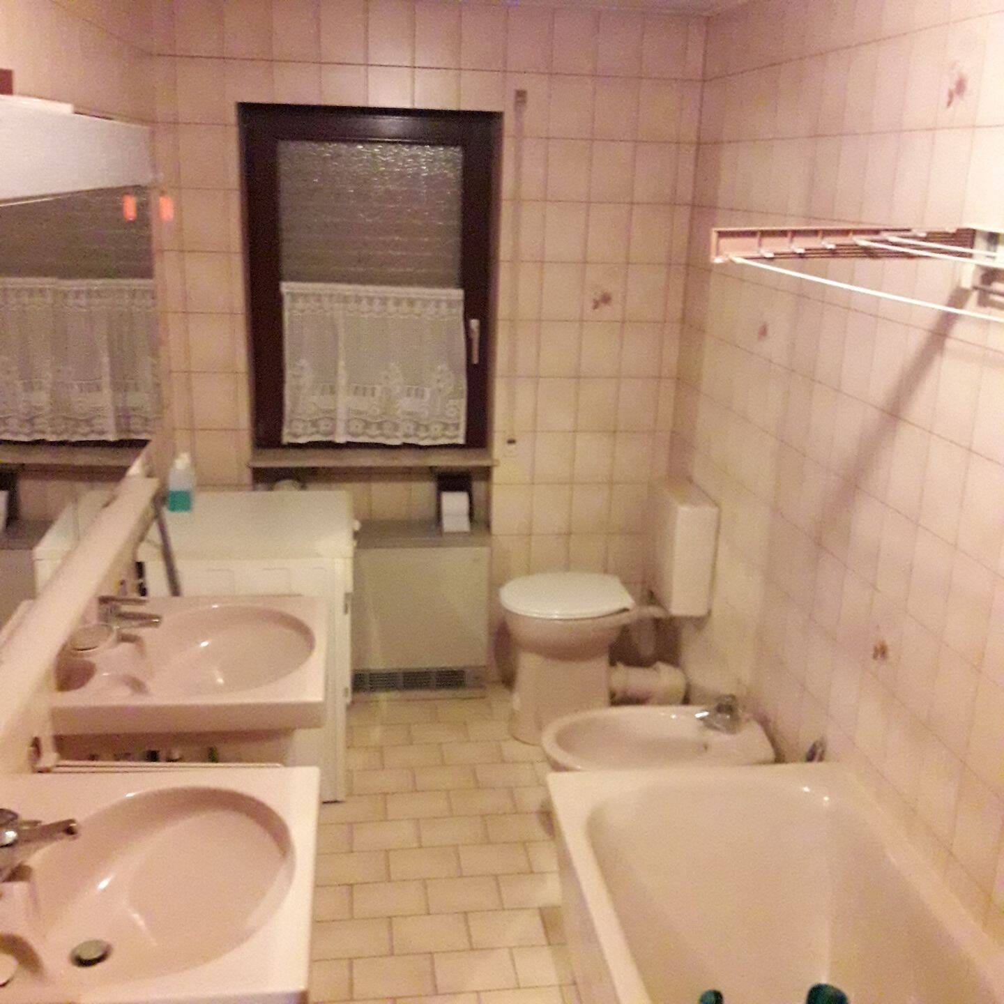 Immobilie in Haßmersheim - 2 Familienhaus mit Scheune, Garten und Pool nahe Neckarpromenade in Haßmersheim - Bild 3