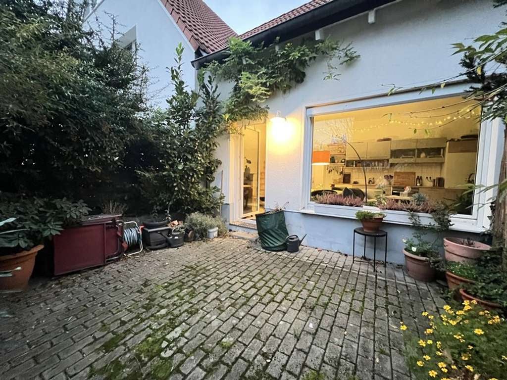 Immobilie in Schwaig bei Nürnberg - Terrassentraum in toller Lage! 1,5-Zimmer-Wohnung mit eigenem Zugang und romantischer Terrasse - Bild 2