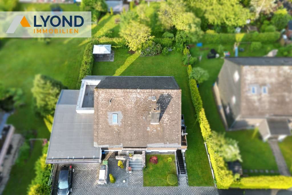 Immobilie in Willingen (Upland) - **Reduziert!! Solides Wohnensemble mit drei Einheiten, Garagen und liebevoll angelegtem Garten - Bild 3