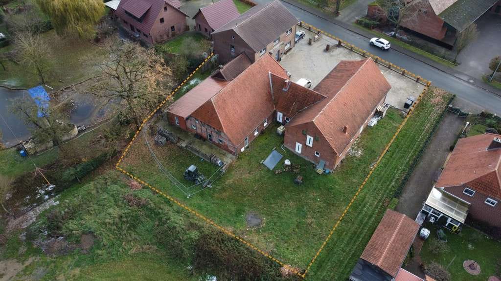 Immobilie in Thedinghausen - Arbeiten & Wohnen - Großer Hof mit 3 Gebäuden & vielen Parkplätzen - modernes Wohnhaus über 2 Etagen - Bild 0
