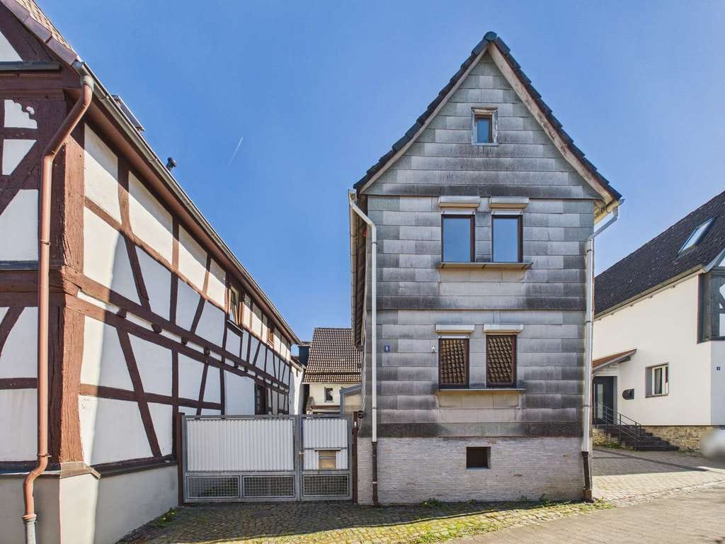Immobilie in Florstadt - Charmantes Fachwerkhaus mit Geschichte und Gestaltungspotenzial in ruhiger Lage von Florstadt - Bild 0