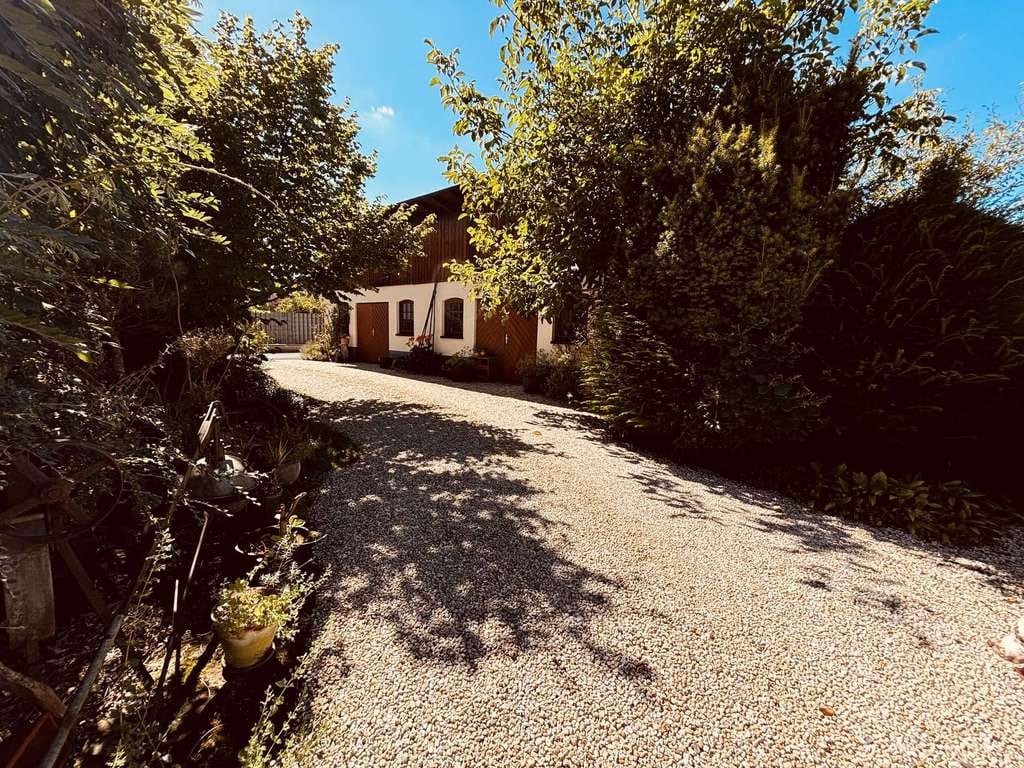 Immobilie in Ehringshausen - Großes Anwesen mit vielen Möglichkeiten im Grünen - Bild 3