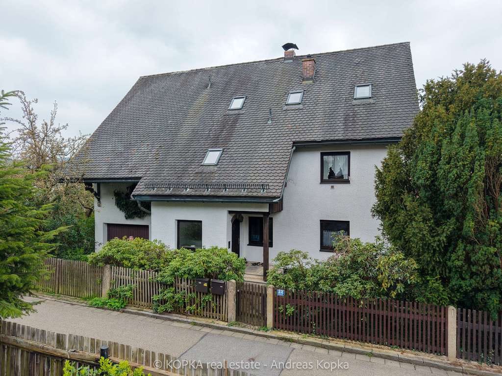 Immobilie in Regenstauf - Mehrfamilienhaus mit 3 Wohneinheiten in begehrter Aussichtslage von Regenstauf - Bild 1
