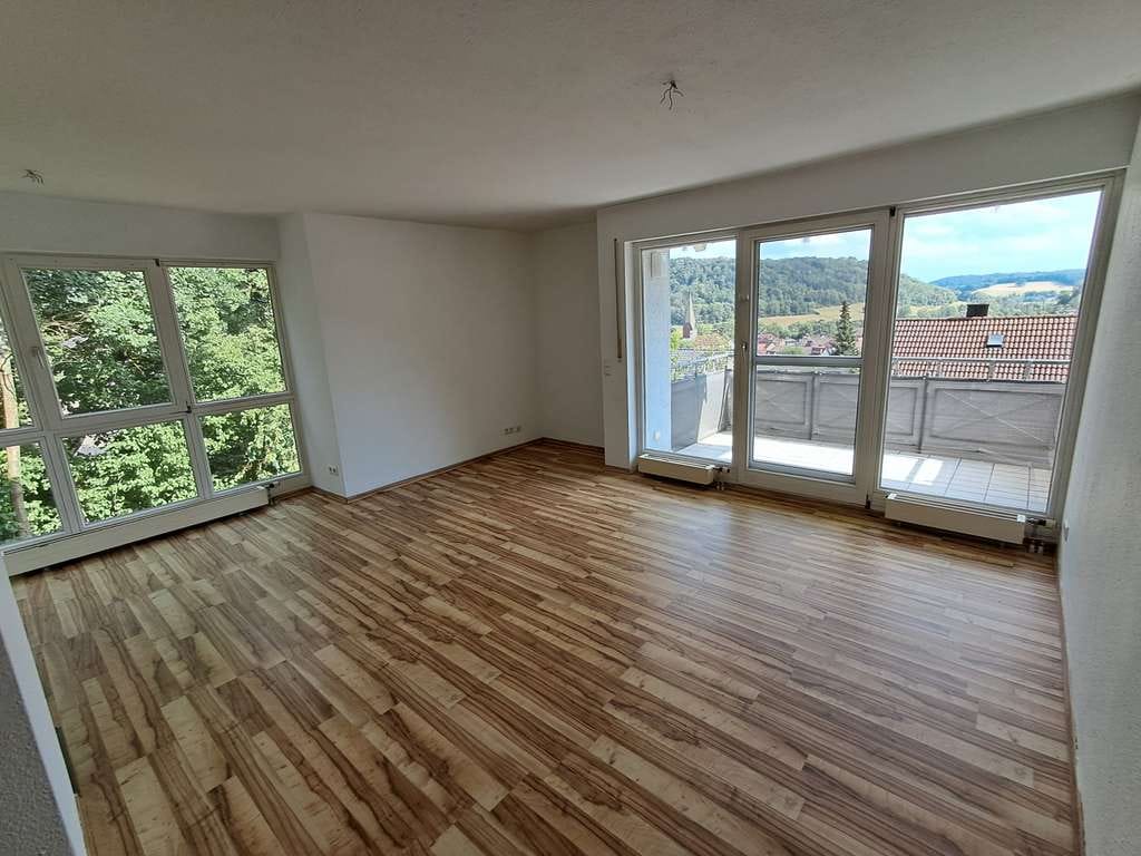 Immobilie in Untermünkheim - Attraktive 3 Zimmer Wohnung mit herrlichem Weitblick - Bild 1