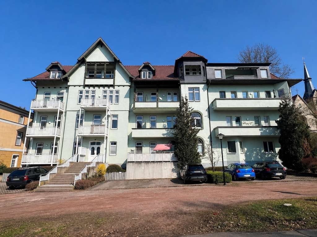 Immobilie in Bad Liebenstein - Vermietete 1-Zimmer-Wohnung mit Balkon, Stellplatz und Tageslichtbad - Bild 0