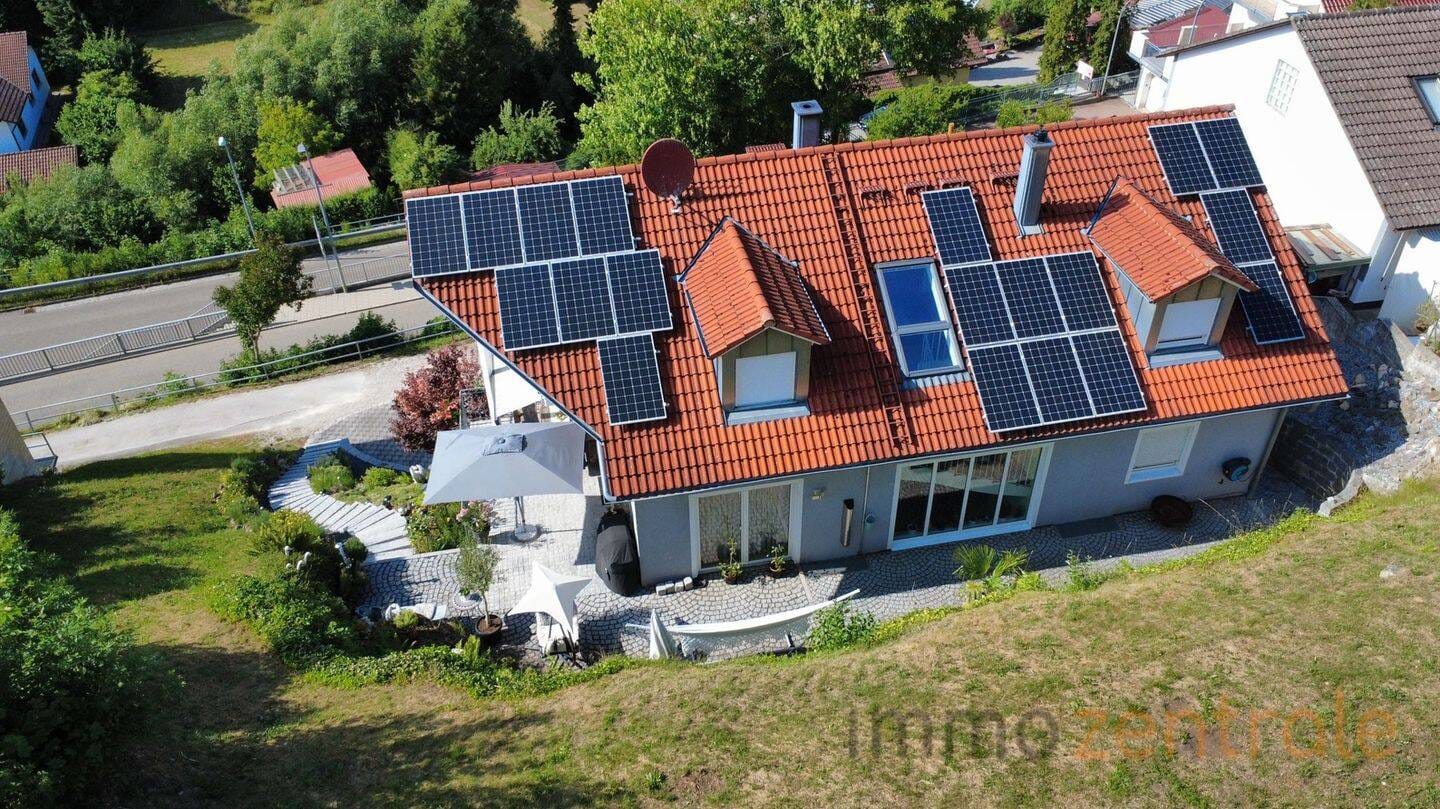 Immobilie in Altmannstein - "Mehr als ein Haus - ein echtes Zuhause" - Attraktives EFH mit ELW in Altmannstein - Bild 2