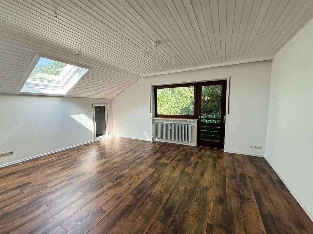 Immobilie in Siegsdorf - Gepflegte Dachgeschosswohnung mit Westbalkon - Bild 0