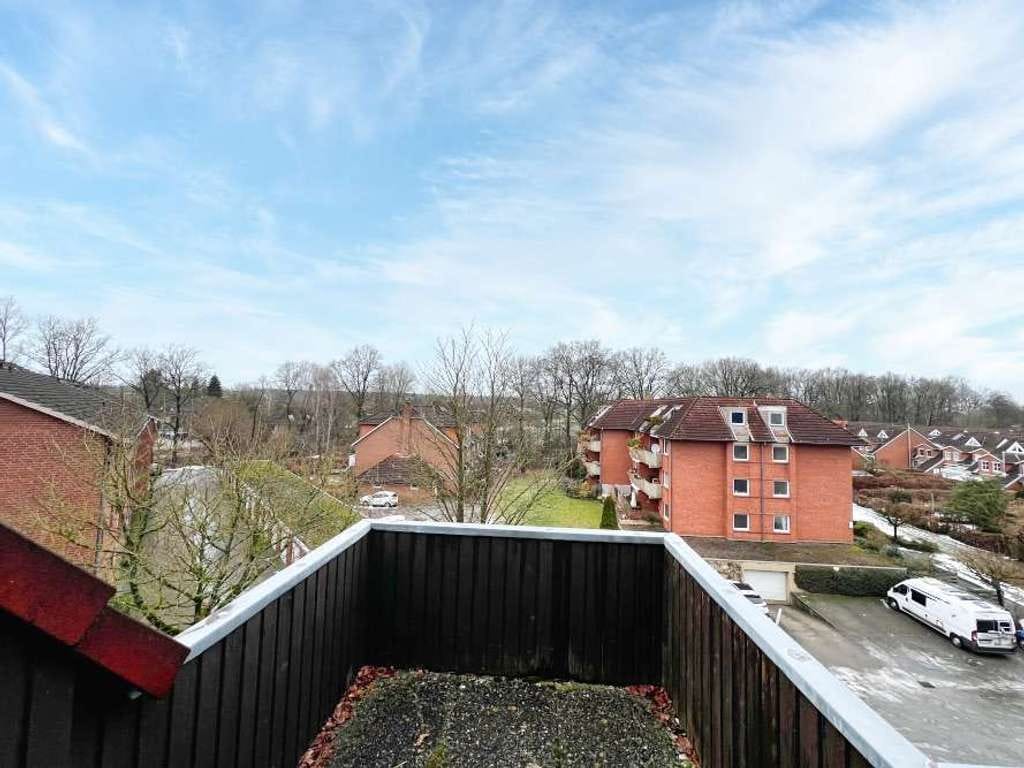 Immobilie in Reppenstedt - PREISREDUZIERUNG! Schöne Dachgeschosswohnung mit zwei Balkonen im Herzen von Reppenstedt - Bild 4