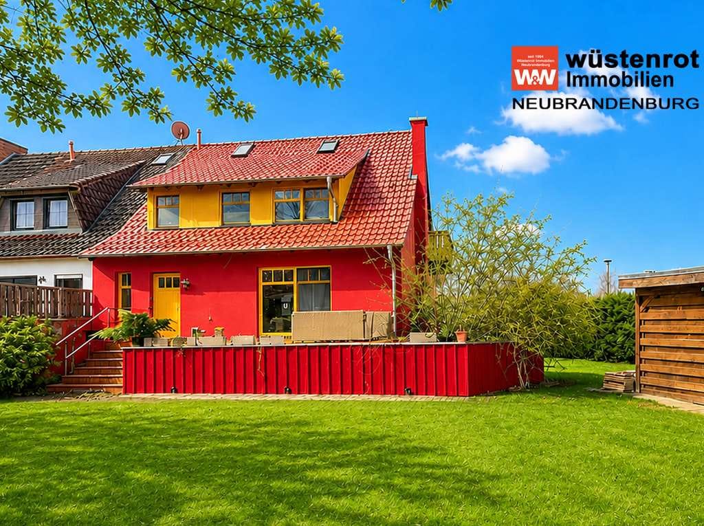 Immobilie in Göhren-Lebbin - EINFACH NUR TOP UND MIT PHOTOVOLTAIK + BALKON + ZWEI BÄDER + EINBAUKÜCHE + KOCHHEXE + KAMINOFEN - Bild 0