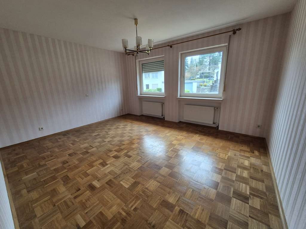 Immobilie in Boppard - Geräumiges Haus mit viel Potential  in traumhaft ruhiger Lage mit tollem Grundstück - Bild 2
