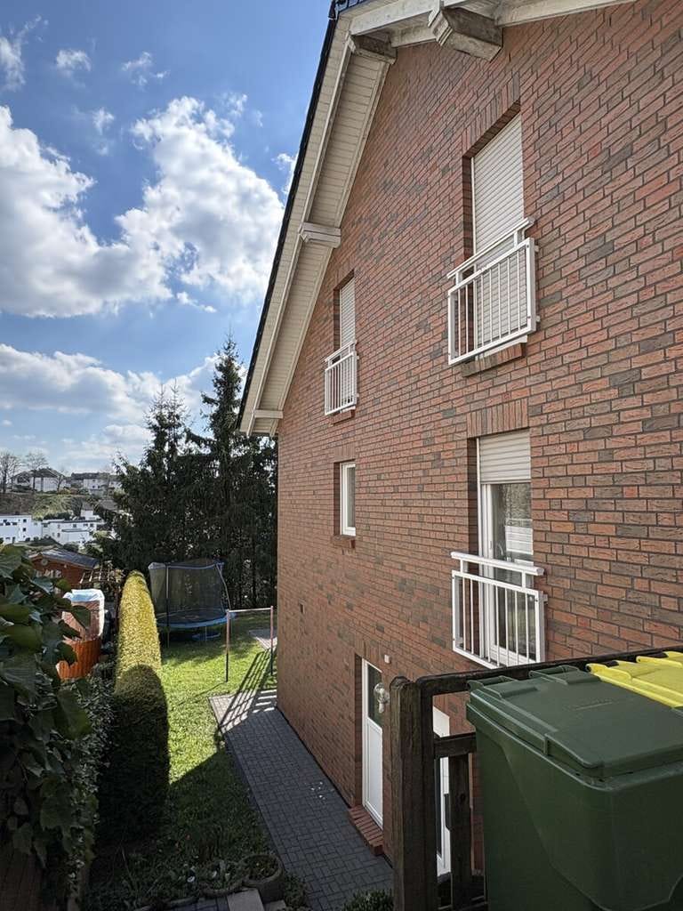 Immobilie in Meinerzhagen - VR Immo: Vermietete Doppelhaushälfte mit zwei Einheiten in bester Lage - Bild 3