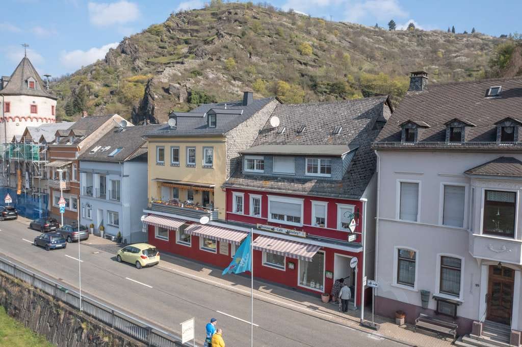 Immobilie in Sankt Goarshausen - Zwei Mehrfamilienhäuser mit Gastro – Kaufpreisfaktor 14,5 und 5-Jahres-Mietverträge - Bild 0
