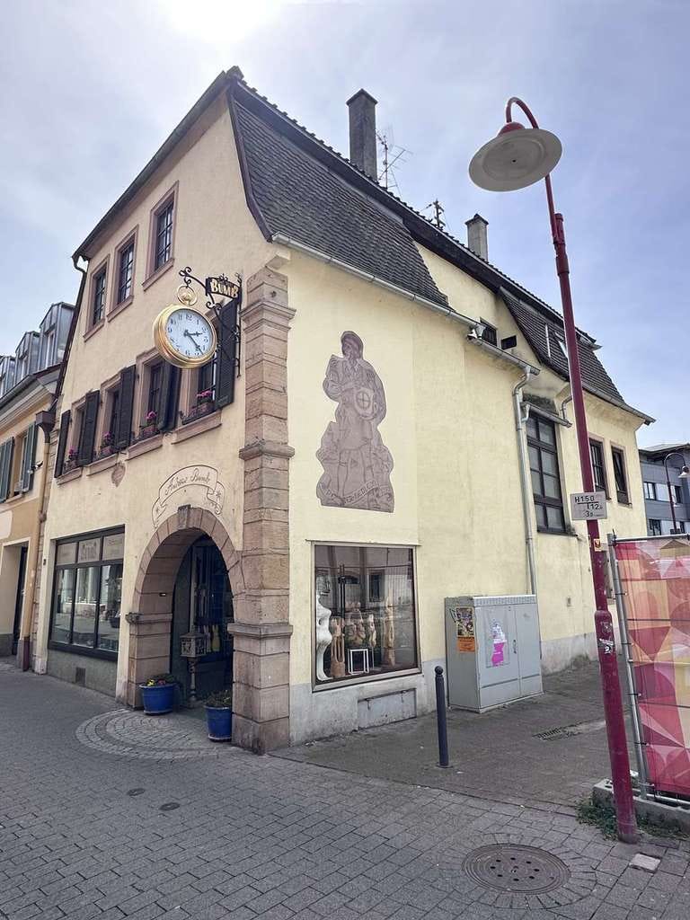 Immobilie in Edenkoben - Denkmalgeschütztes Wohn- und Geschäftshaus mit Charakter mitten in Edenkoben - Bild 1