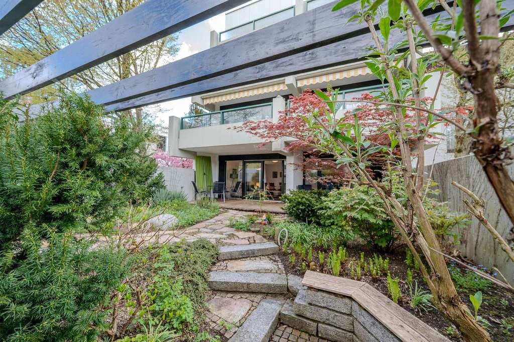 Immobilie in Putzbrunn - FIRSTPLACE - Ihr grünes Refugium: 4-Zi-Gartenwohnung mit Charme in Putzbrunn - Bild 0