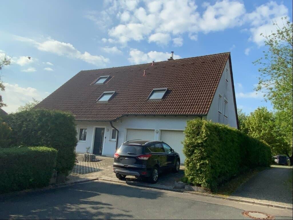 Immobilie in Oberdachstetten - Familienfreundliches ZFH in Oberdachstetten Selbstnutzung oder Vermietung - alles ist möglich! - Bild 2