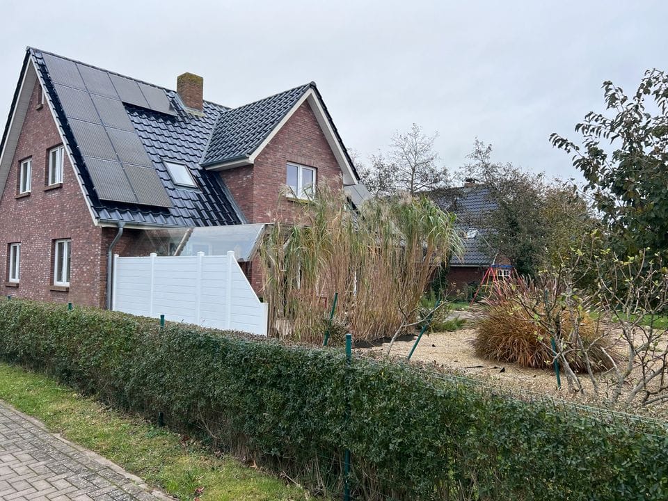 Immobilie in Alkersum - Charmantes Einfamilienhaus in Borgsum! ca. 180m² Wohnfläche, ideale Familienoase in ruhiger Idylle. - Bild 0