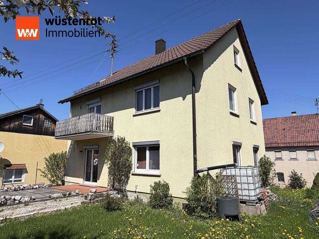 Immobilie in Oberrot - Ein Zuhause zum Ankommen - vielseitiges Zweifamilienhaus mit schönem Garten - Bild 2