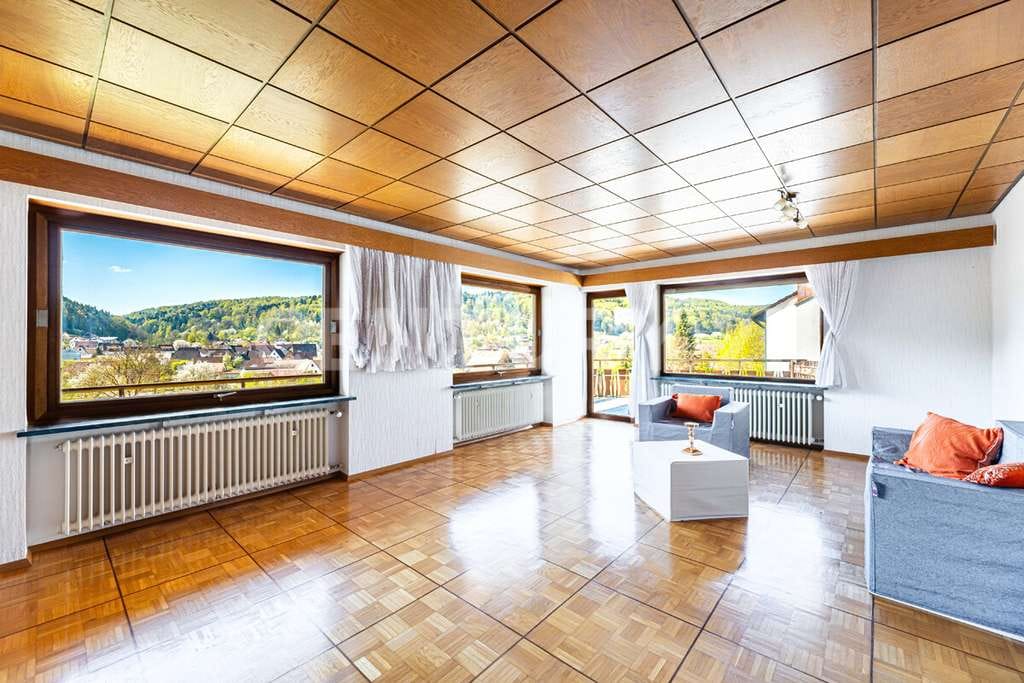 Immobilie in Happurg - Stilvolles Architektenhaus mit herrlichem Blick ins Tal und Einliegerwohnung - Bild 1