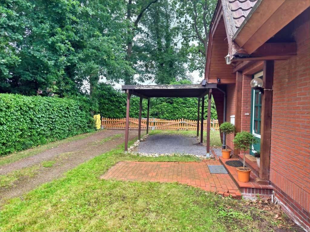 Immobilie in Westerstede - Den Sommer am eigenen Strand genießen - Gemütliches Ferienhaus am Badesee in Karlshof - Bild 5
