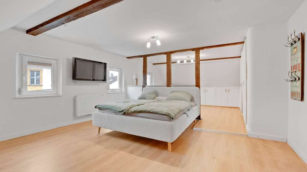 Immobilie in Baunach - Kernsaniert mit Energieeffizienz A! Historisches Einfamilienhaus in zentraler Lage mit Scheune - Bild 3