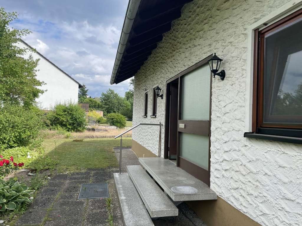 Immobilie in Georgensgmünd - Charmantes Einfamilienhaus mit großem Grundstück in ruhiger Lage - Bild 2