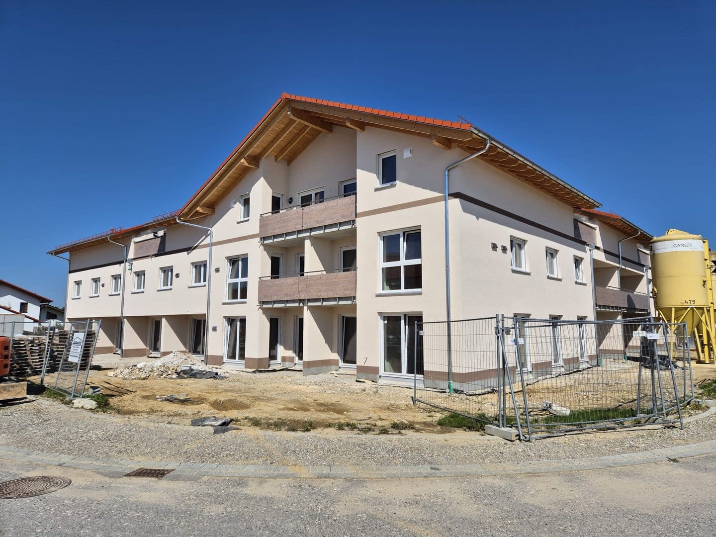 Immobilie in Feichten an der Alz - PROVISIONSFREI - Neubauwohnungen im Vierseithof Mankham: Whg. 20 - 4-Zi-Wohnung vor Alpen und Chiemsee - Bild 1