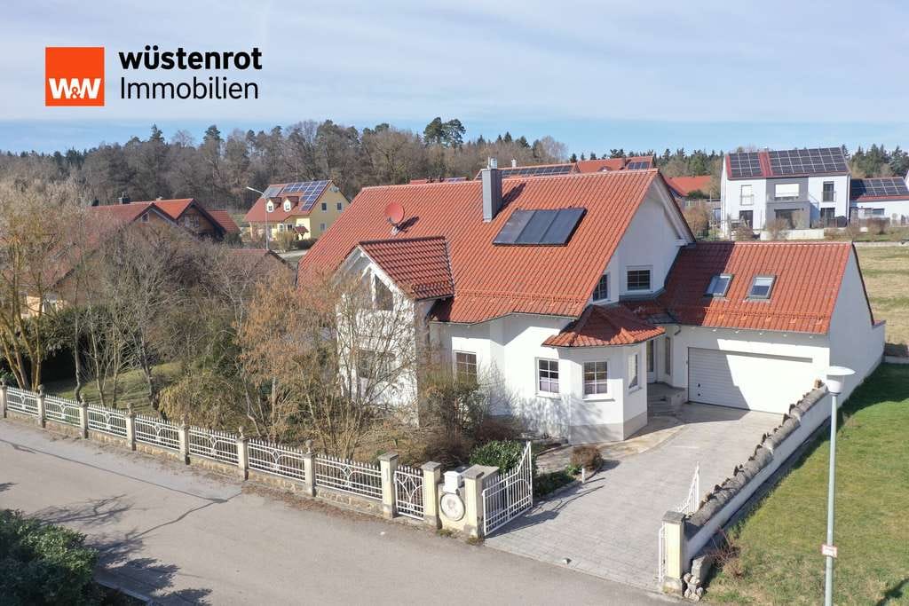 Immobilie in Brunn - Großzügiges EFH in ruhiger Lage in Brunn/Laaber – auch für 2 Generationen, sofort bezugsfrei - Bild 0