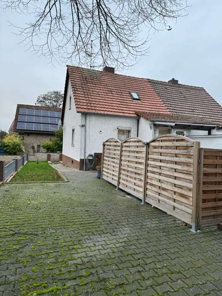 Immobilie in Obrigheim (Pfalz) - Vermietete Doppelhaushälfte mit großem Grundstück & Baureserve - Bild 3