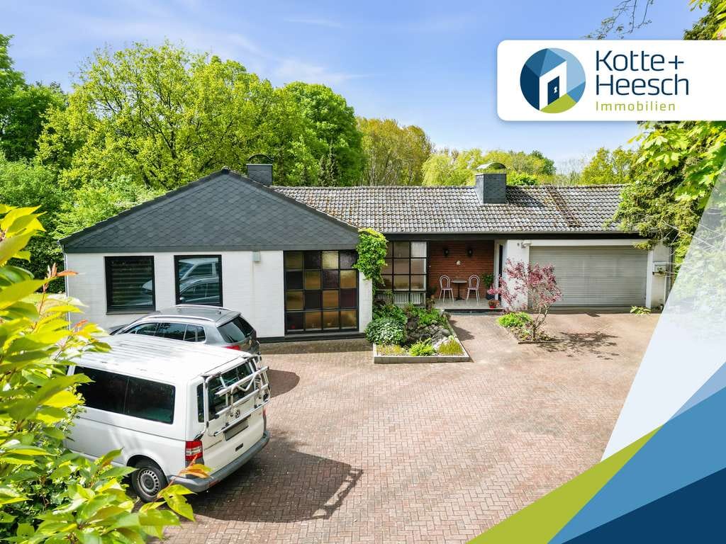 Immobilie in Bad Segeberg - Vielseitiges Ein- bis Zweifamilienhaus auf großzügigem Hanggrundstück - Bild 0