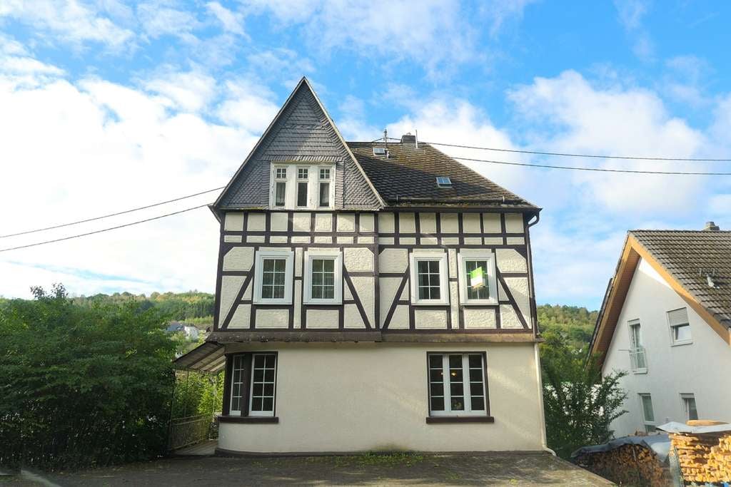 Immobilie in Daaden - Fachwerk-Schatz in zentraler Lage - Bild 2