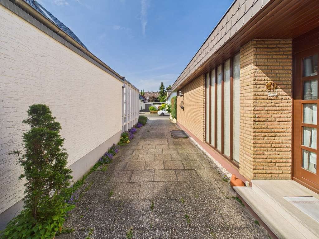 Immobilie in Euskirchen - Gepflegtes Einfamilienhaus mit Garage in attraktiver Lage von Euskirchen! - Bild 4