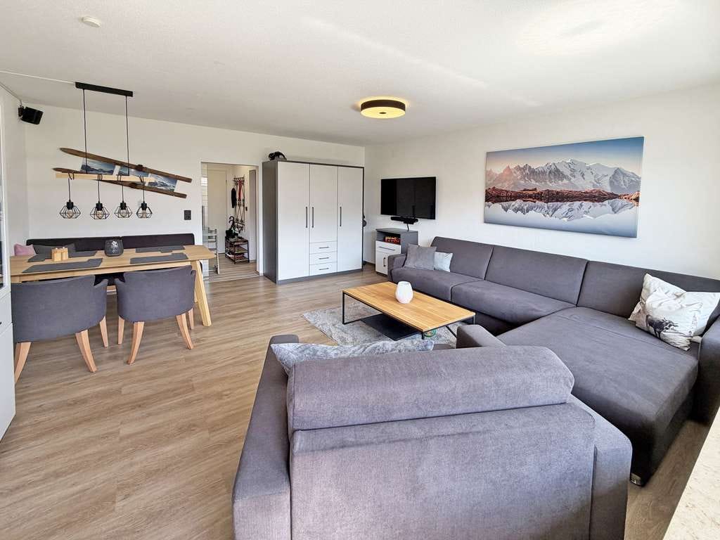 Immobilie in Oberstdorf - Bergblick, Balkon & Tiefgarage – Charmantes Apartment in Oberstdorf - Bild 2