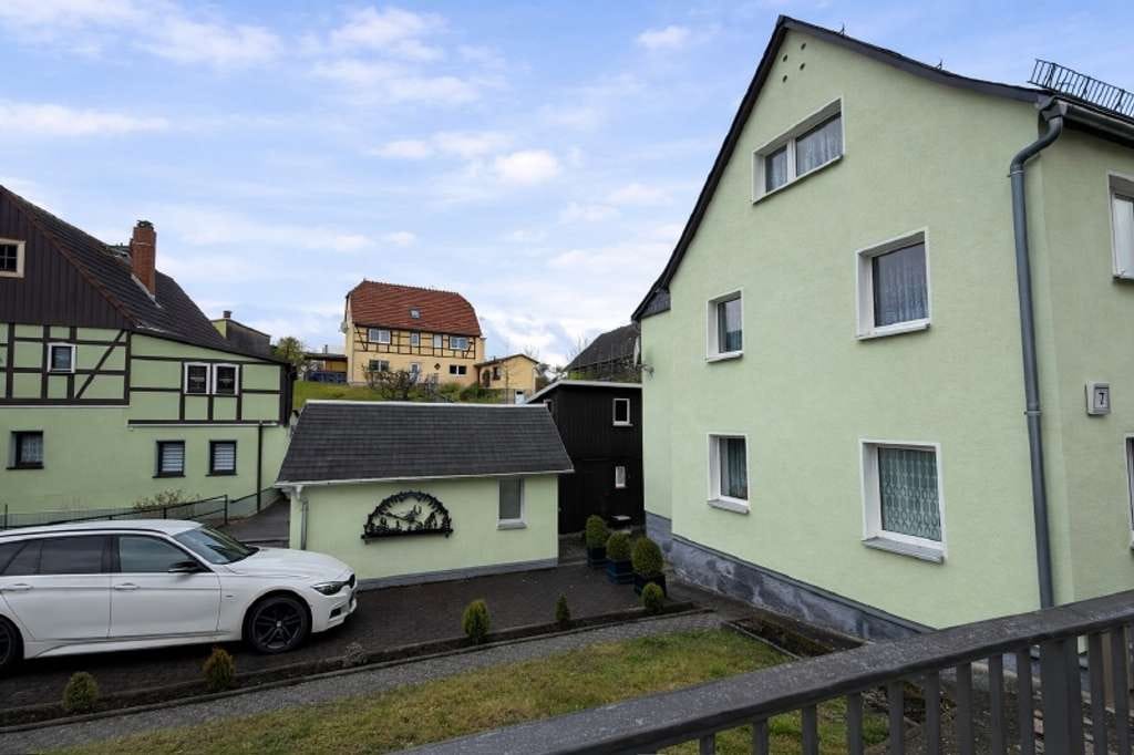 Immobilie in Bad Schandau - Hier ist viel Platz! Ein- bis Zweifamilienhaus mit großer Garage und Ferienwohnung - Bild 1