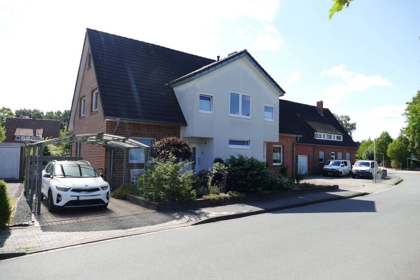 Immobilie in Lingen (Ems) - Gepflegtes Zweifamilienhaus in zentraler Lage von Lingen (Ems) - Bild 0