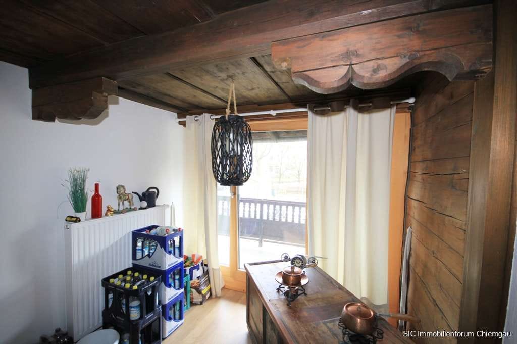 Immobilie in Obing - Ehemaliges Bauernhaus in zentraler Wohnlage mit 2 großen Wohnungen in Obing am See! - Bild 4