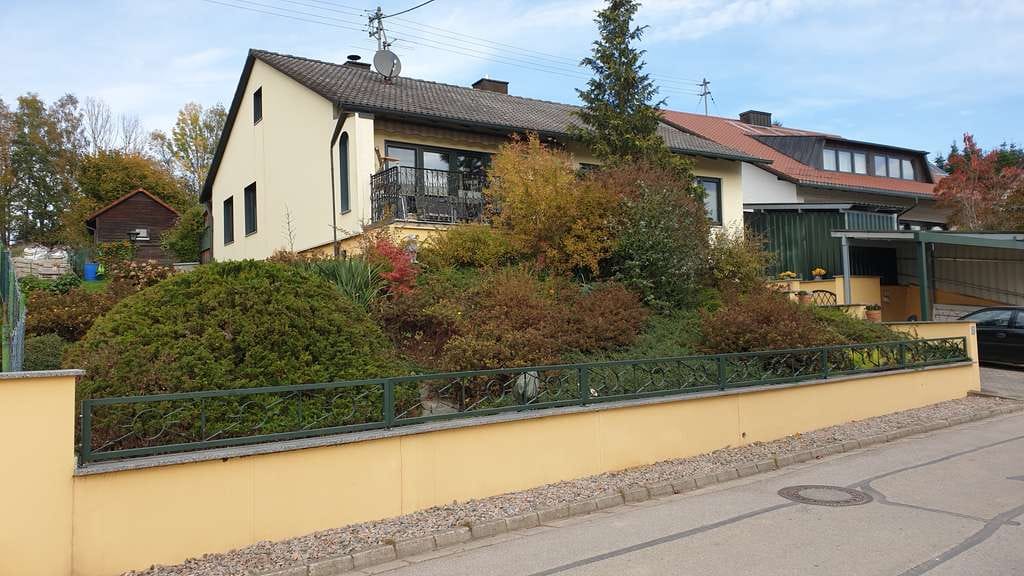 Immobilie in Allershausen - Wohnhaus mit optionalem Erwerb eines direkt angrenzenden Freizeitgrundstückes - Bild 0