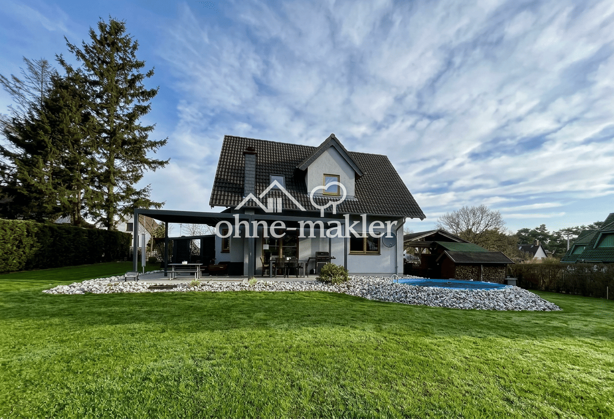Immobilie in Ückeritz - Einfamilienhaus mit 4SZ mit Pool, Carport, Kamin + Gästehaus und großen Grundstück - Bild 0