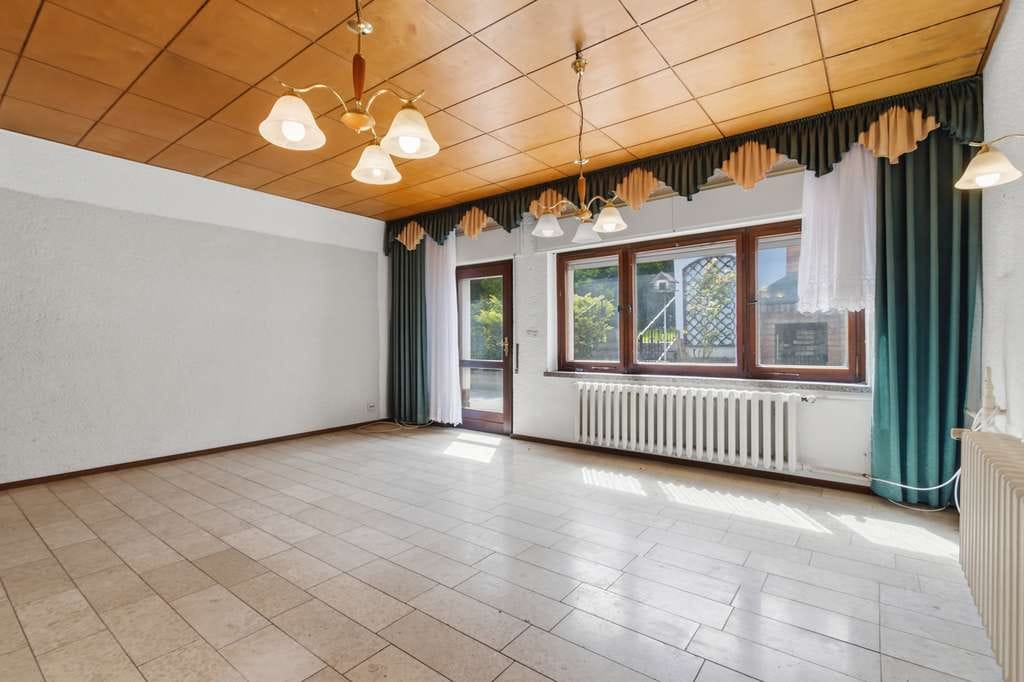 Immobilie in Goethestadt Bad Lauchstädt - Handwerker aufgepasst! Einfamilienhaus mit Pool und Garage in Delitz am Berge - Bild 2