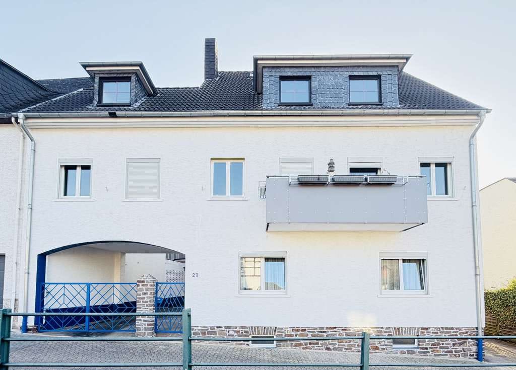 Immobilie in Rhens - Mehrfamilienhaus mit drei abgeschlossenen Eigentumswohnungen in Rhens - Bild 0