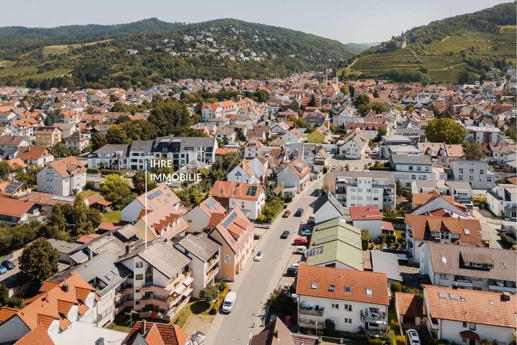Immobilie in Schriesheim - Potential mit Burgblick - Galerie-Maisonette mit Dachterrasse und Garage! - Bild 1