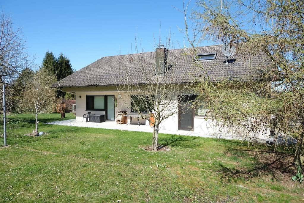 Immobilie in Mödingen - Einziehen und Losleben: Umfangreich saniertes Einfamilienhaus in Wittislingen! - Bild 1