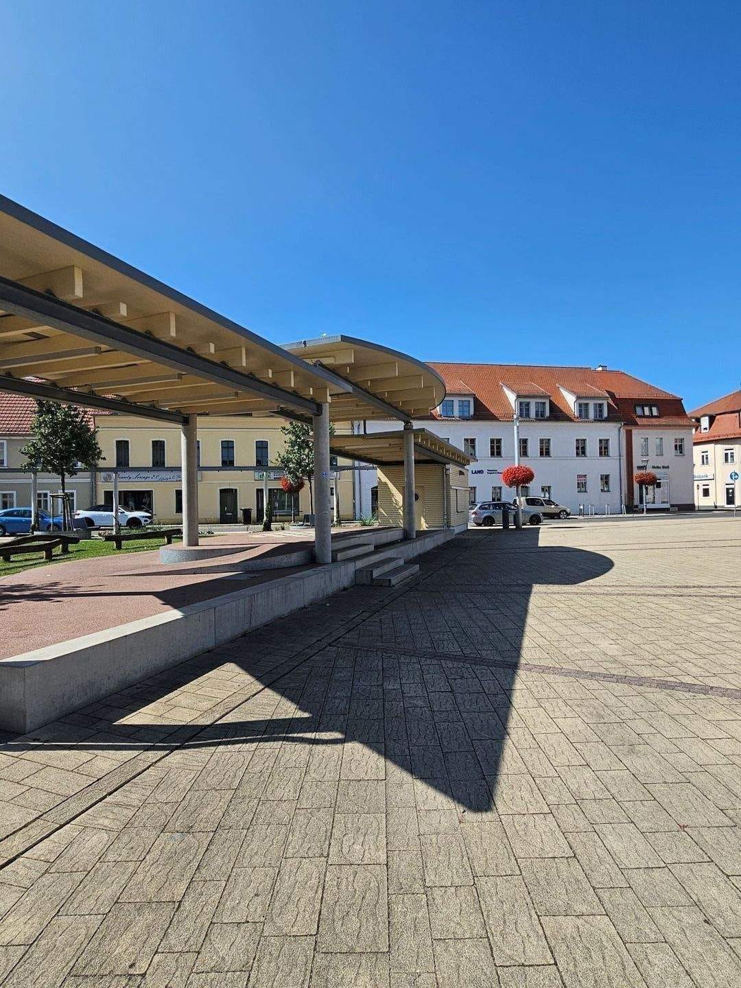 Immobilie in Elsterwerda - 1A-City-Lage! Mehrfamilienhaus mit Renovierungsstau - Bild 3
