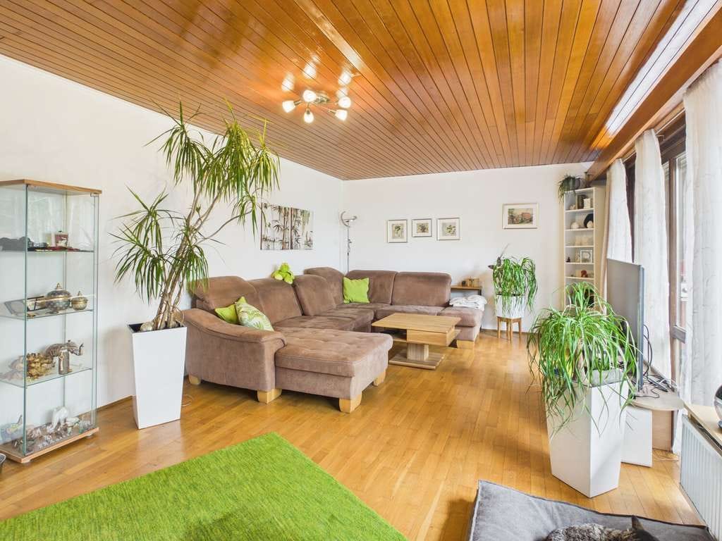 Immobilie in Forstern - Großzügiges Potenzial für Visionäre: Freistehendes Einfamilienhaus mit Garten in ruhiger Lage - Bild 2